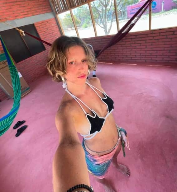 Elle s'improvise barista dans un kit bien court