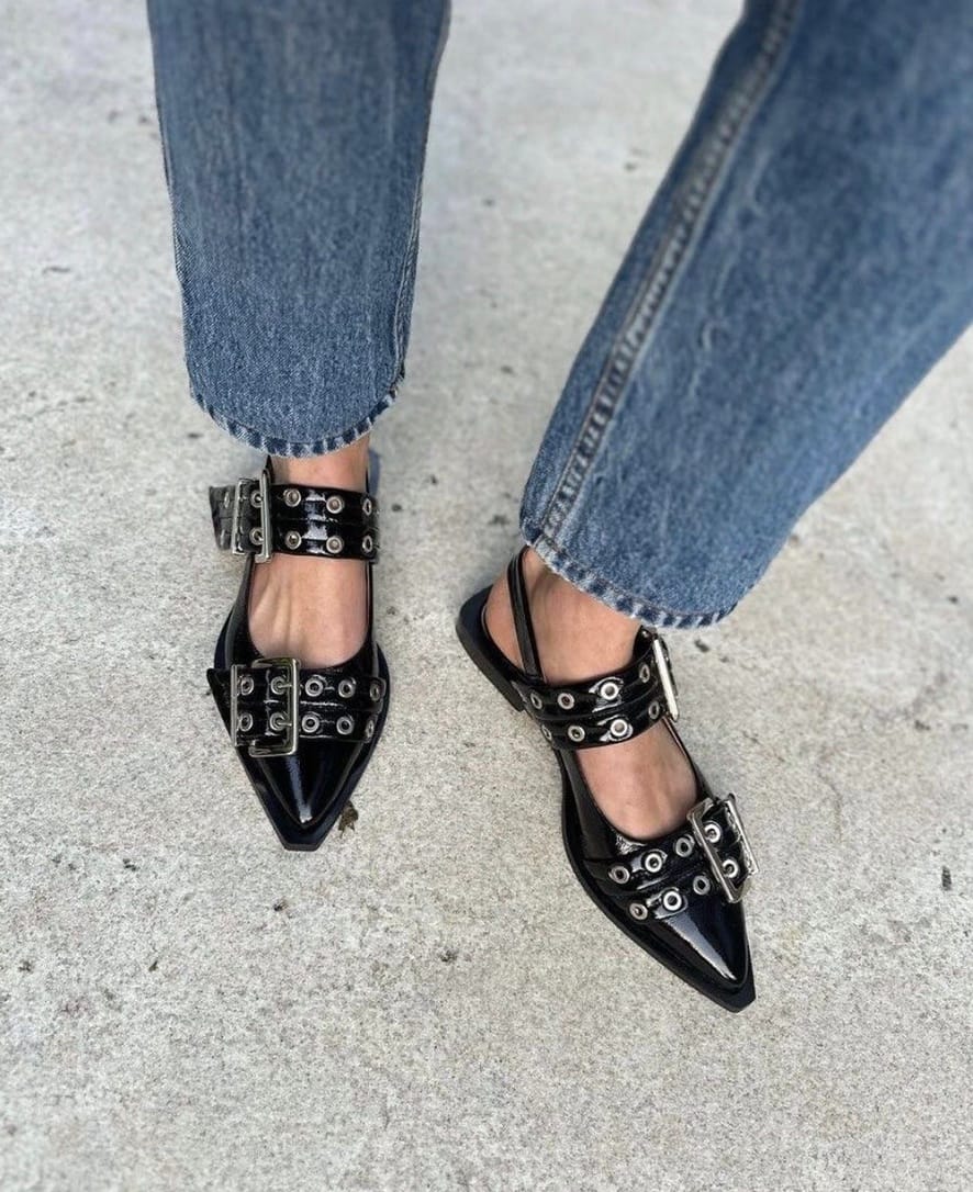 Ces sandales virales sont en solde!