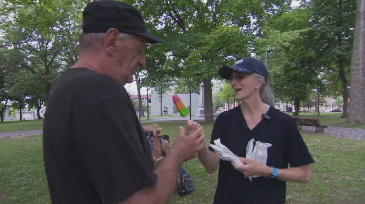 Pendant la vague de chaleur, une gagnante &agrave; vie &agrave; la loterie change la vie des plus d&eacute;munis