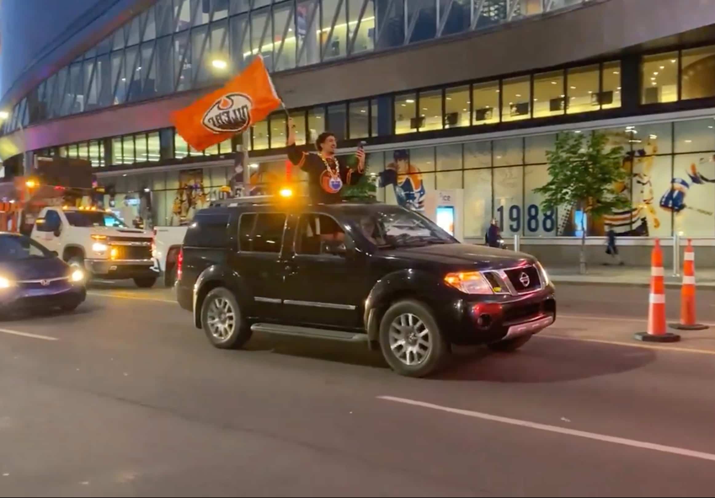 VID&Eacute;O | Edmonton vibre au rythme des Oilers!