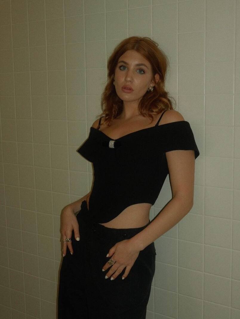 Elle est resplendissante dans son bikini