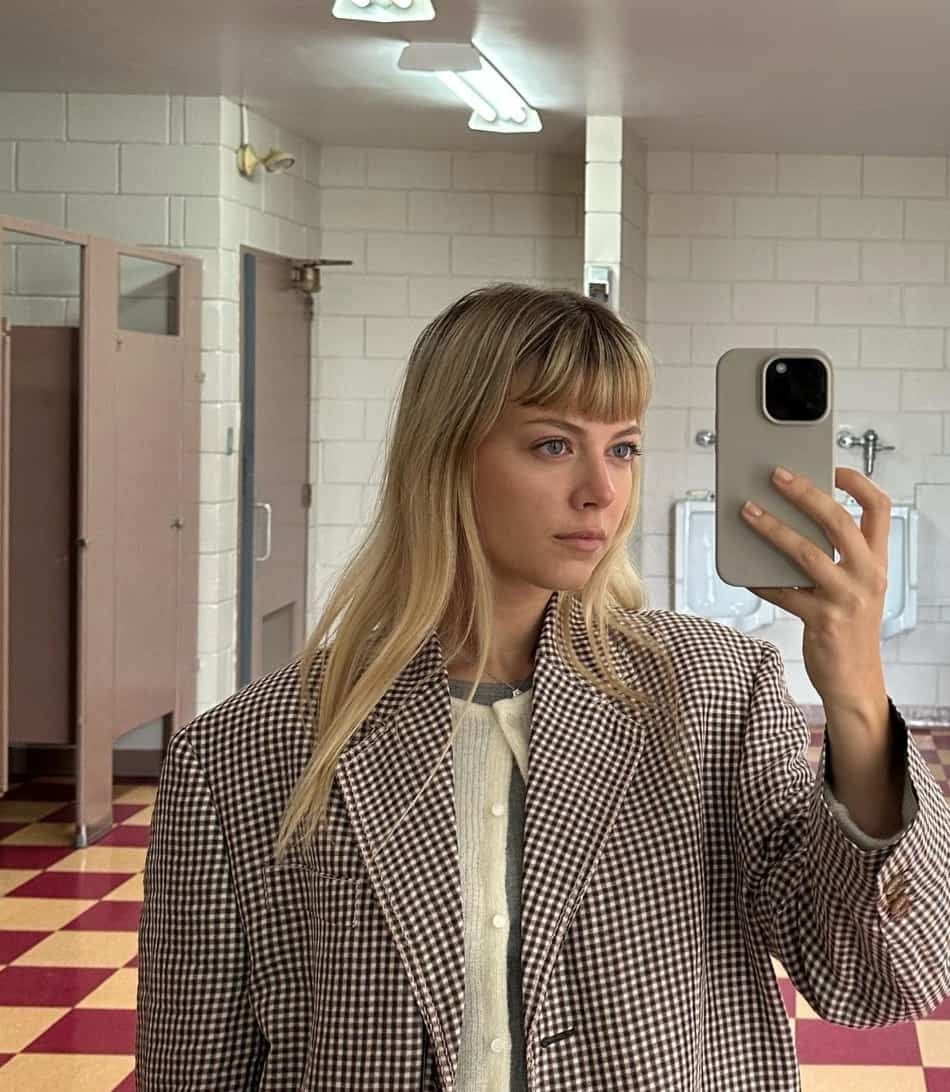 Elle ose une coupe de cheveux TRÈS audacieuse