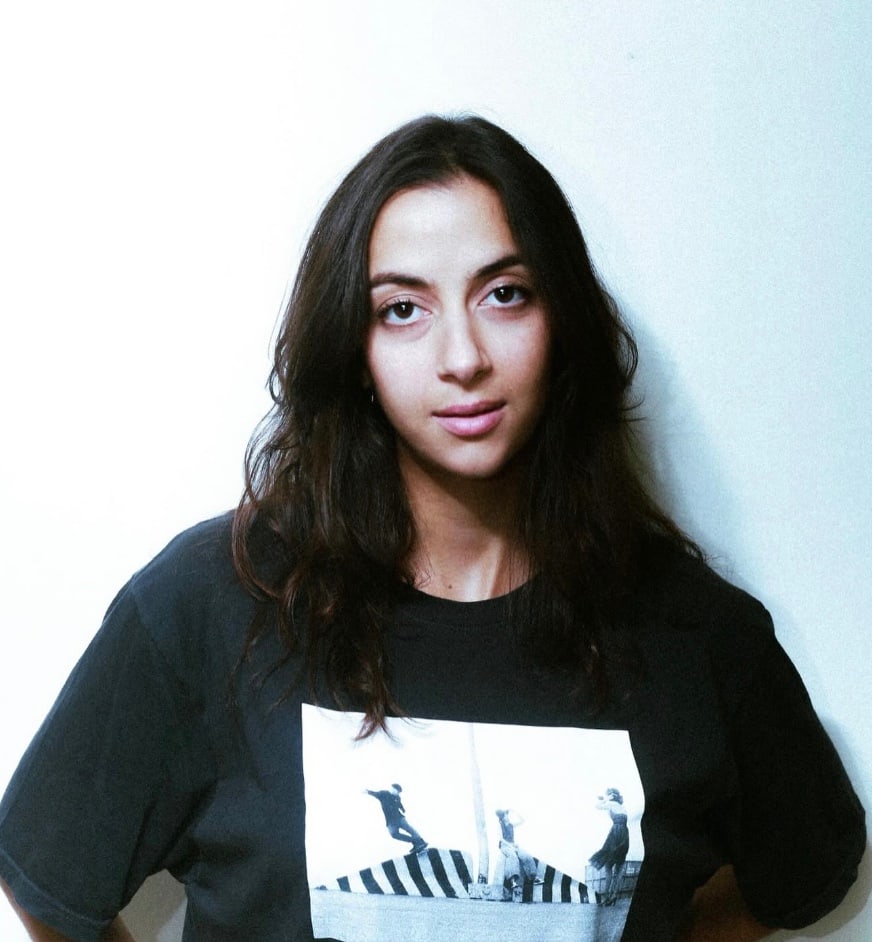 Nour Belkhiria ose la couleur phare de l’été 2024