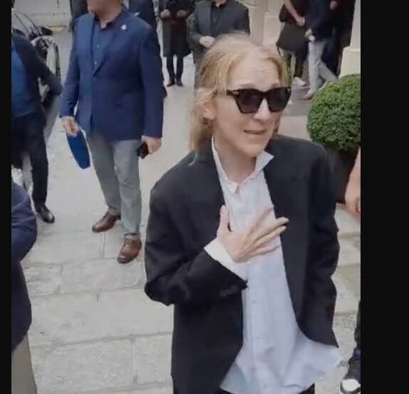 [IMAGES] C&eacute;line Dion d&eacute;barque &agrave; Paris, trois jours avant la c&eacute;r&eacute;monie d&rsquo;ouverture des JO