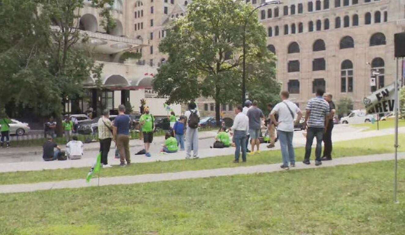 Des employ&eacute;s mis en lock-out dans deux h&ocirc;tels montr&eacute;alais