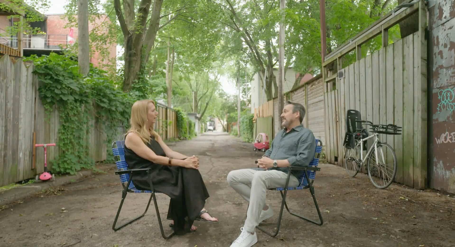 Ils répondent à des commentaires haineux