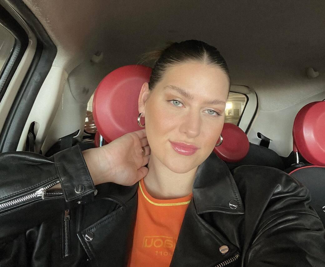 Le look sleek back est toujours IN cet automne