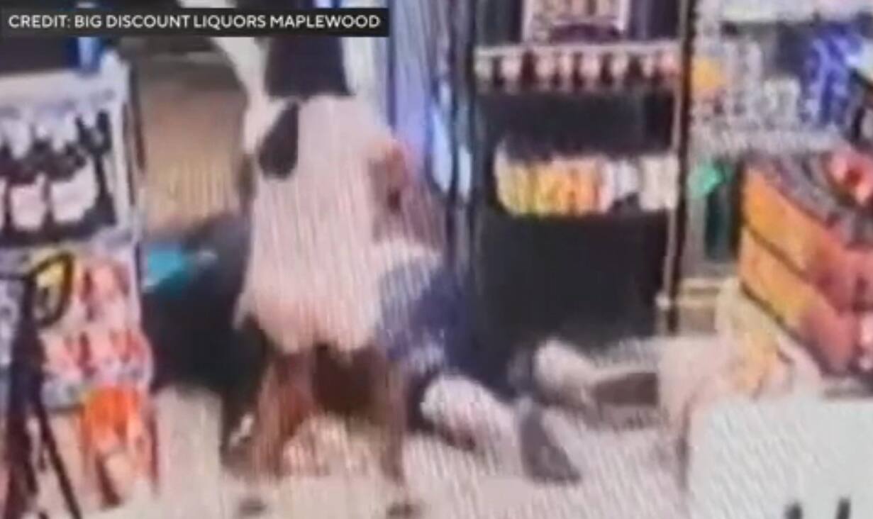 &laquo;Je suis si fier d&rsquo;elle&raquo;: une fillette de 8 ans frappe un voleur avec un b&acirc;ton de baseball