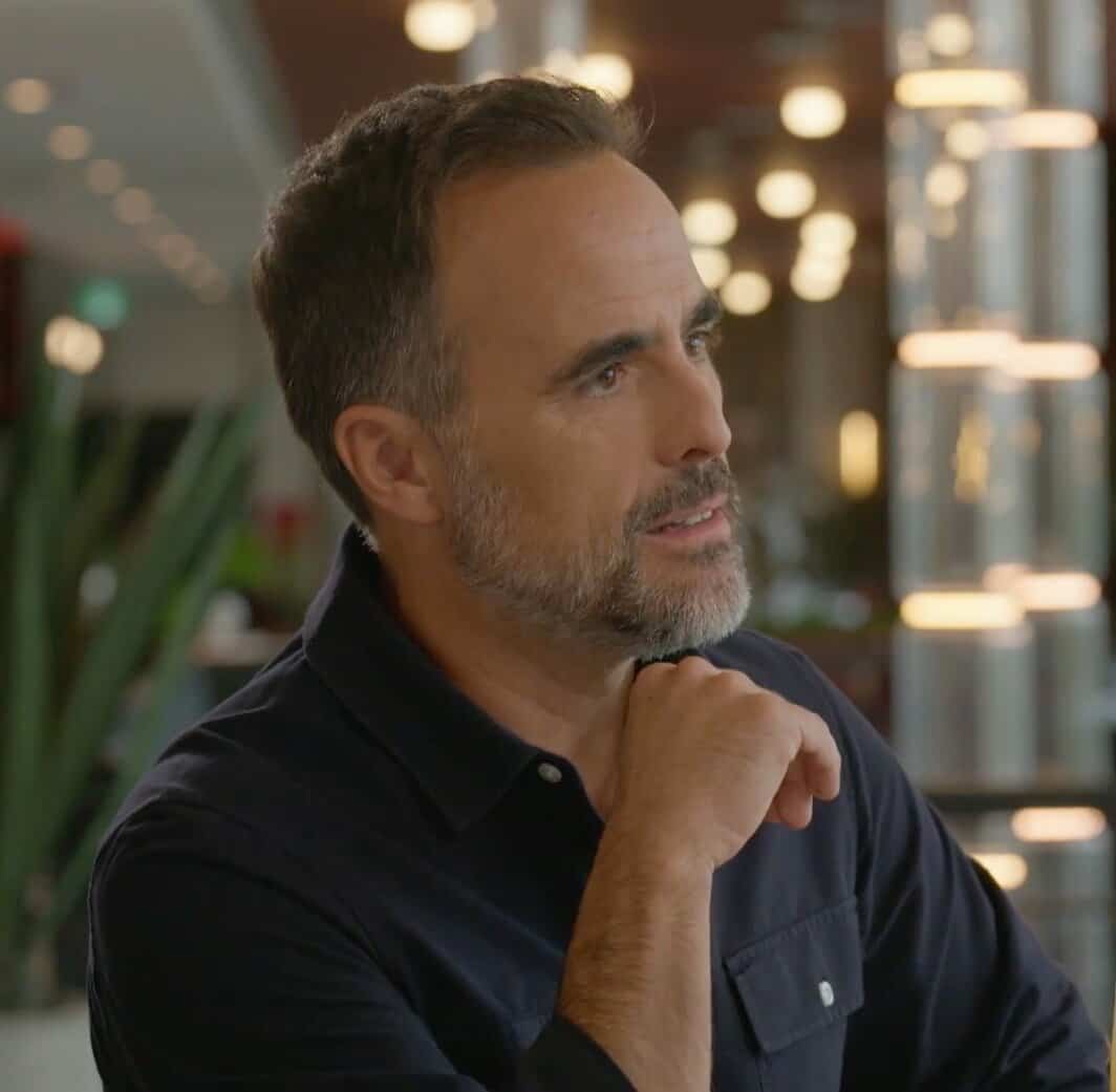 Il dévoile des secrets de «Chanteurs masqués»