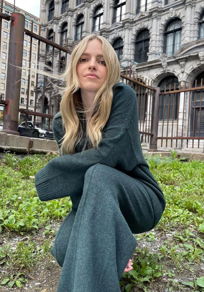 Elle adopte LES sneakers tendance de la rentrée 