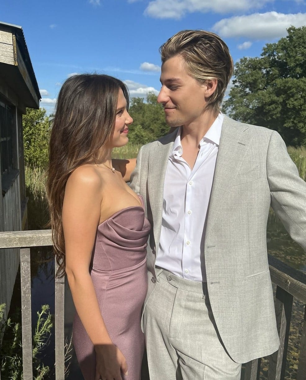 Elle dévoile ses photos de mariage officielles