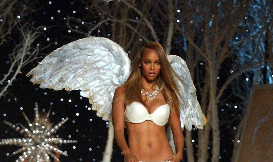 Tyra Banks remonte sur le podium du VSFS à 50 ans