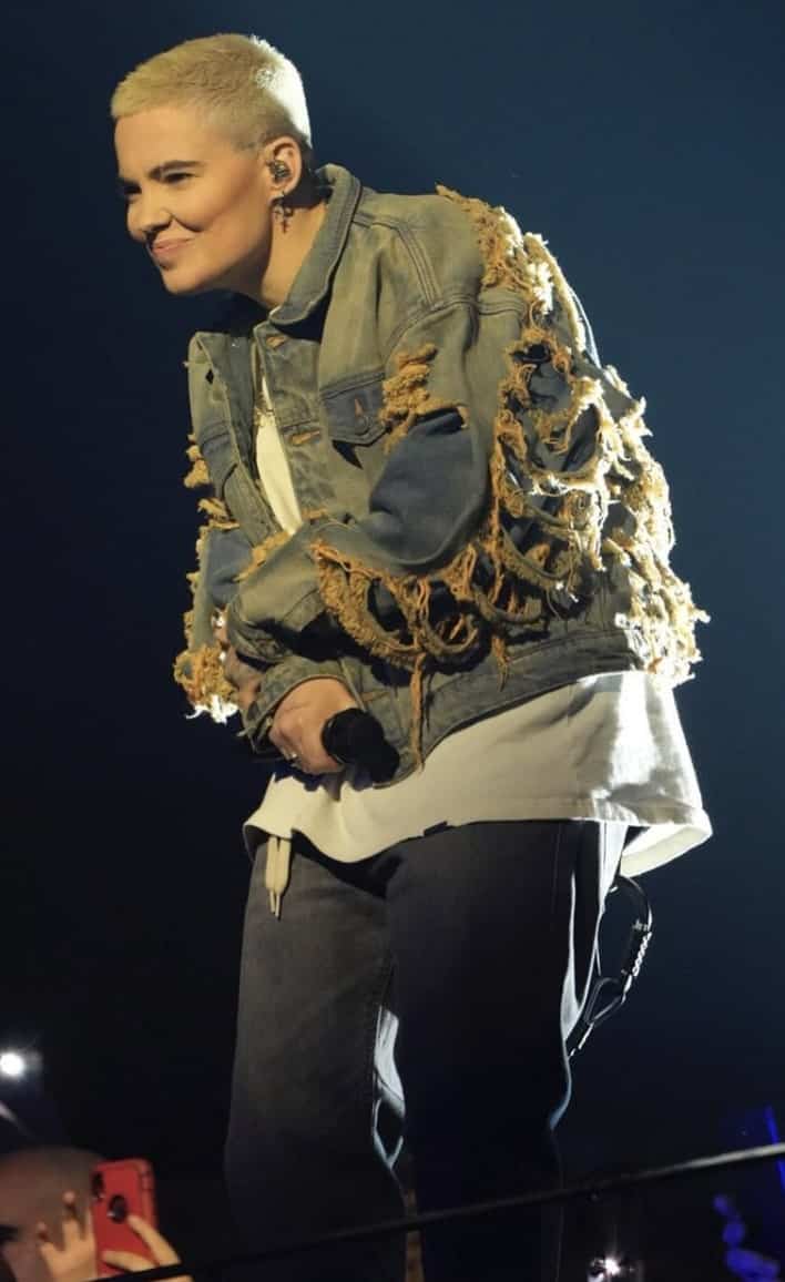 Elle rit de ses détracteurs après sa vidéo 