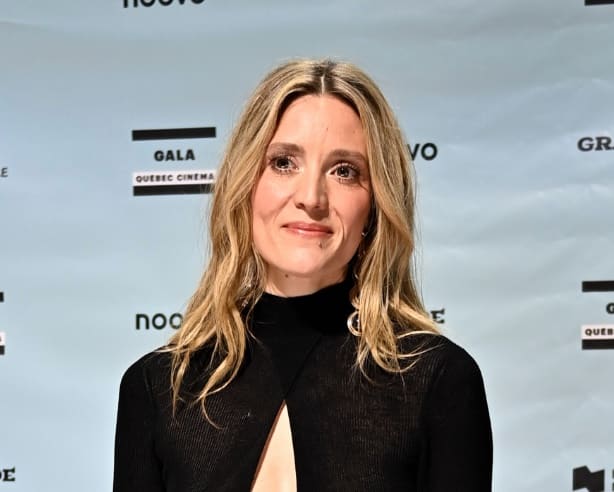 Évelyne Brochu sublime dans une robe transparente