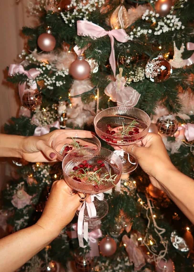 Voici 4 champagnes parfaits à siroter pour Noël