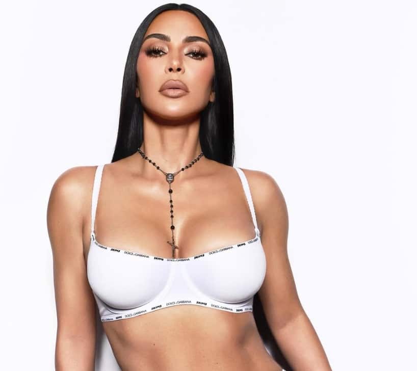 Ses bobettes poilues laissent les gens pantois