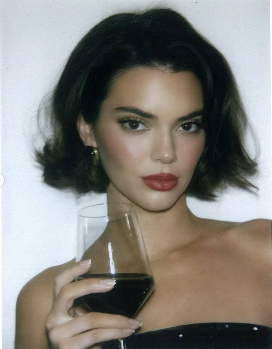 Elle expose encore ses mamelons pour le nouvel an