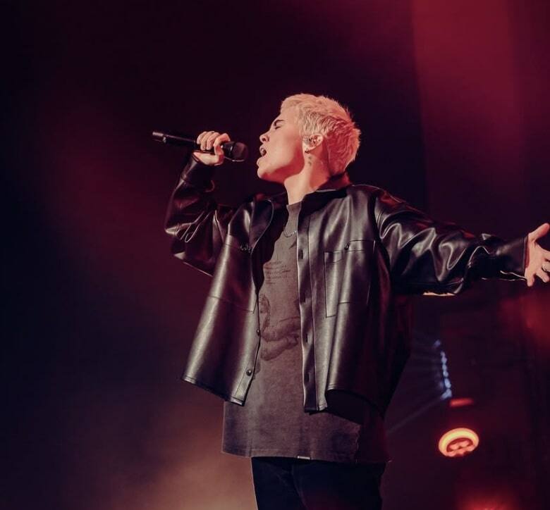 Voici le résultat de son rendez-vous capillaire