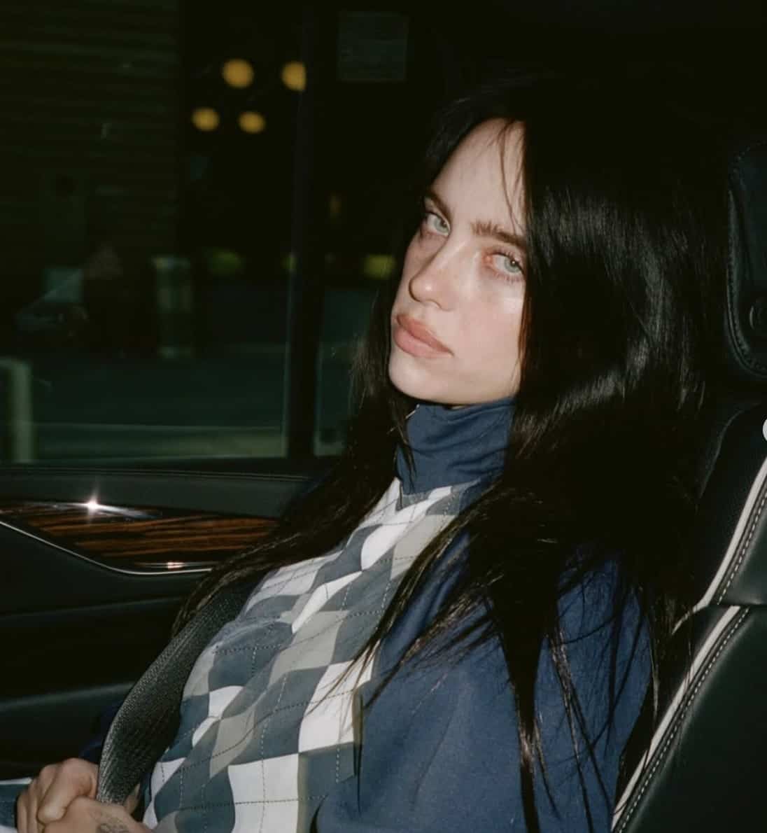 Elle change sa chevelure et c'est un choc