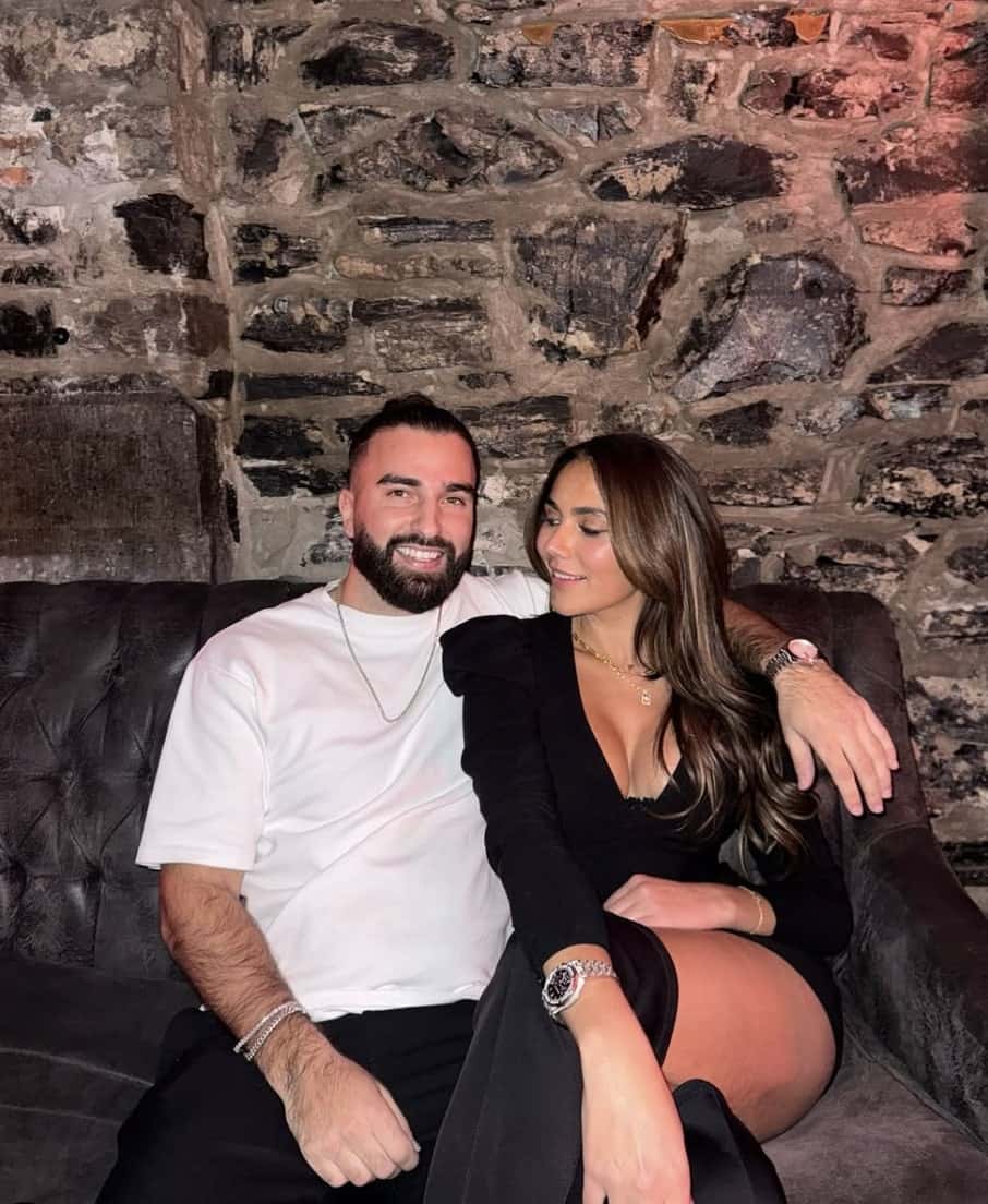 Raphaël refuse les avances de Cath F. 