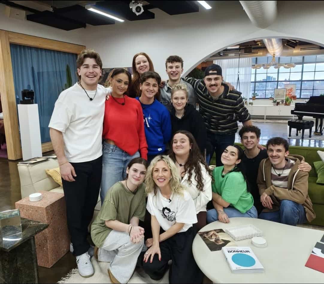 Mia Tinayre se noie dans ses larmes 