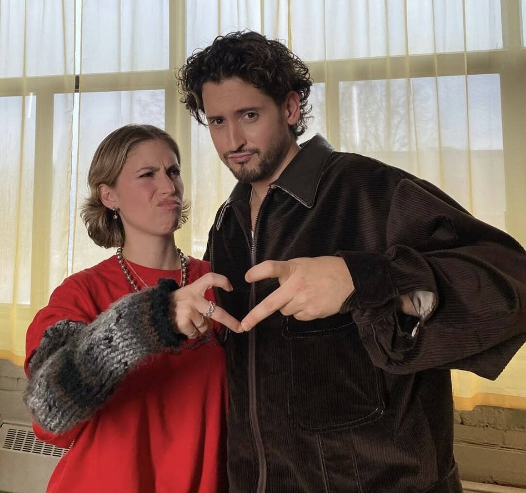 Elle tourne dans la même série que son ex