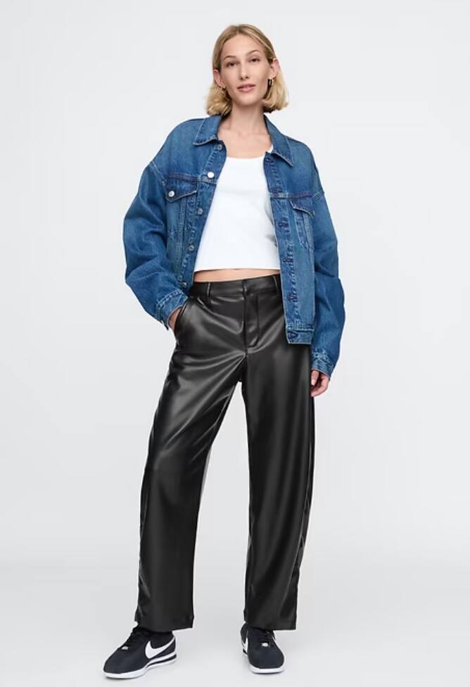 Bye bye, le jean, ce pantalon flatteur domine les tendances 2025 | Clin ...