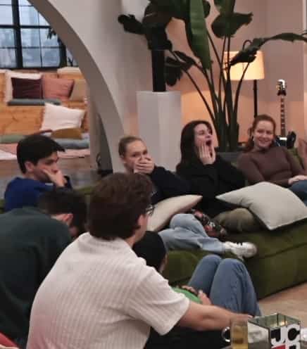 L'artiste sauvé par les autres candidats en danger