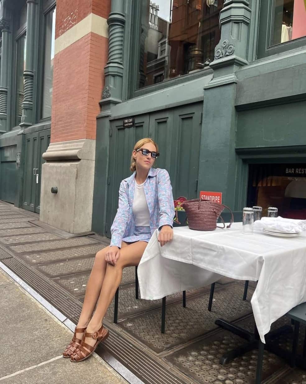 La sandale mode tirée de la penderie de grand-père