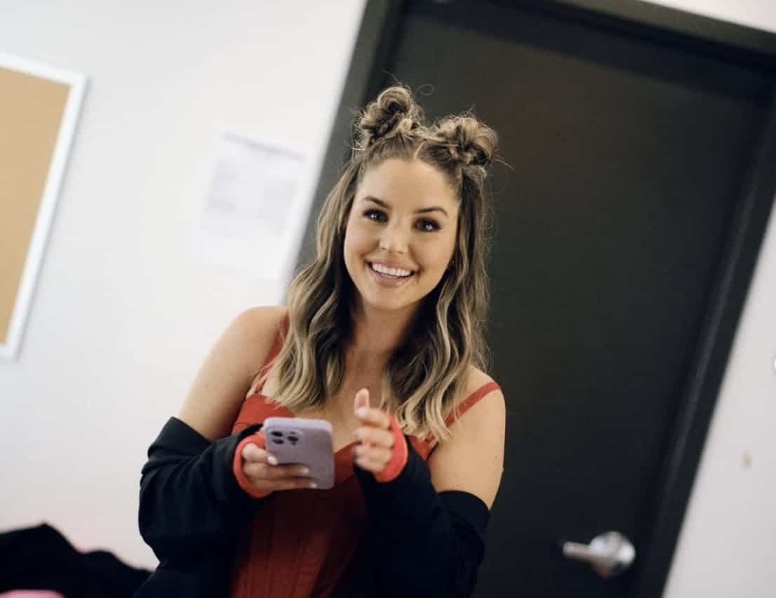 Plus sensuelle que jamais en dévoilant son projet