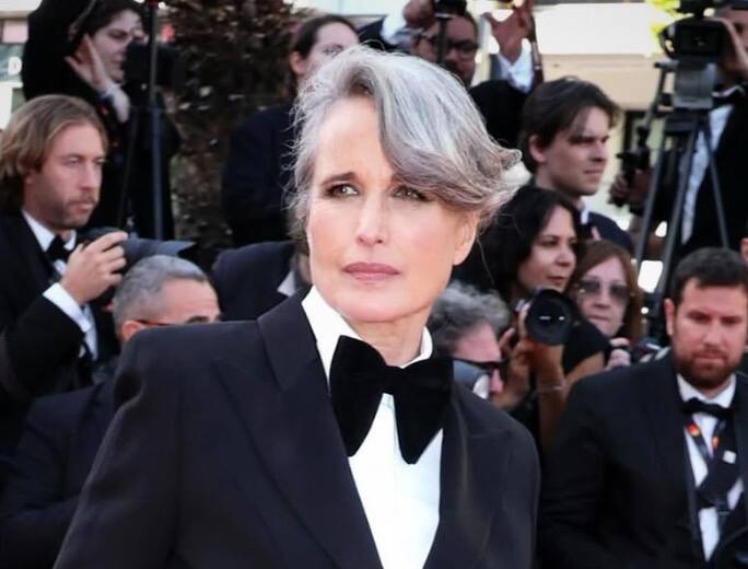 Andie MacDowell brise les codes avec son costume