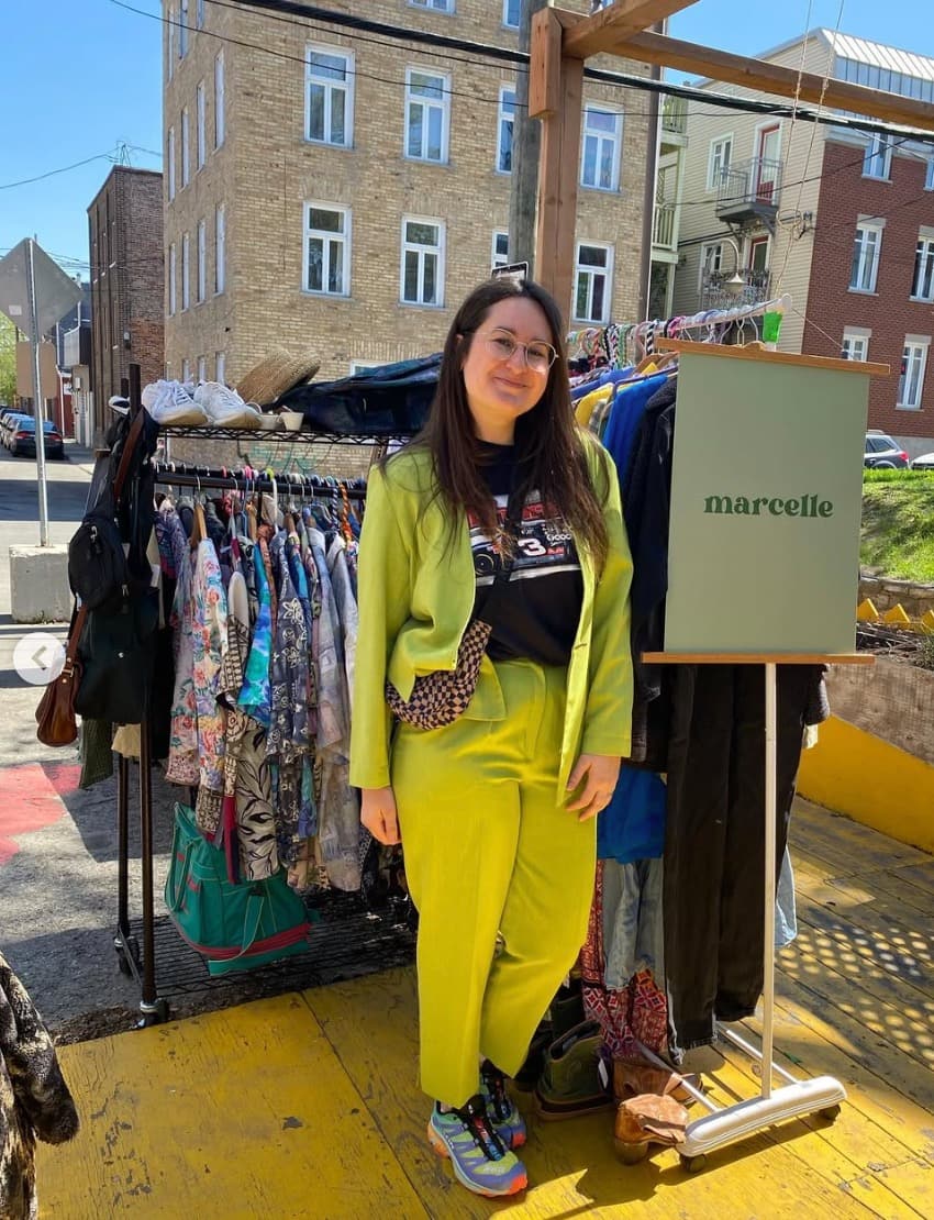 Une friperie nomade se déplace partout cet été