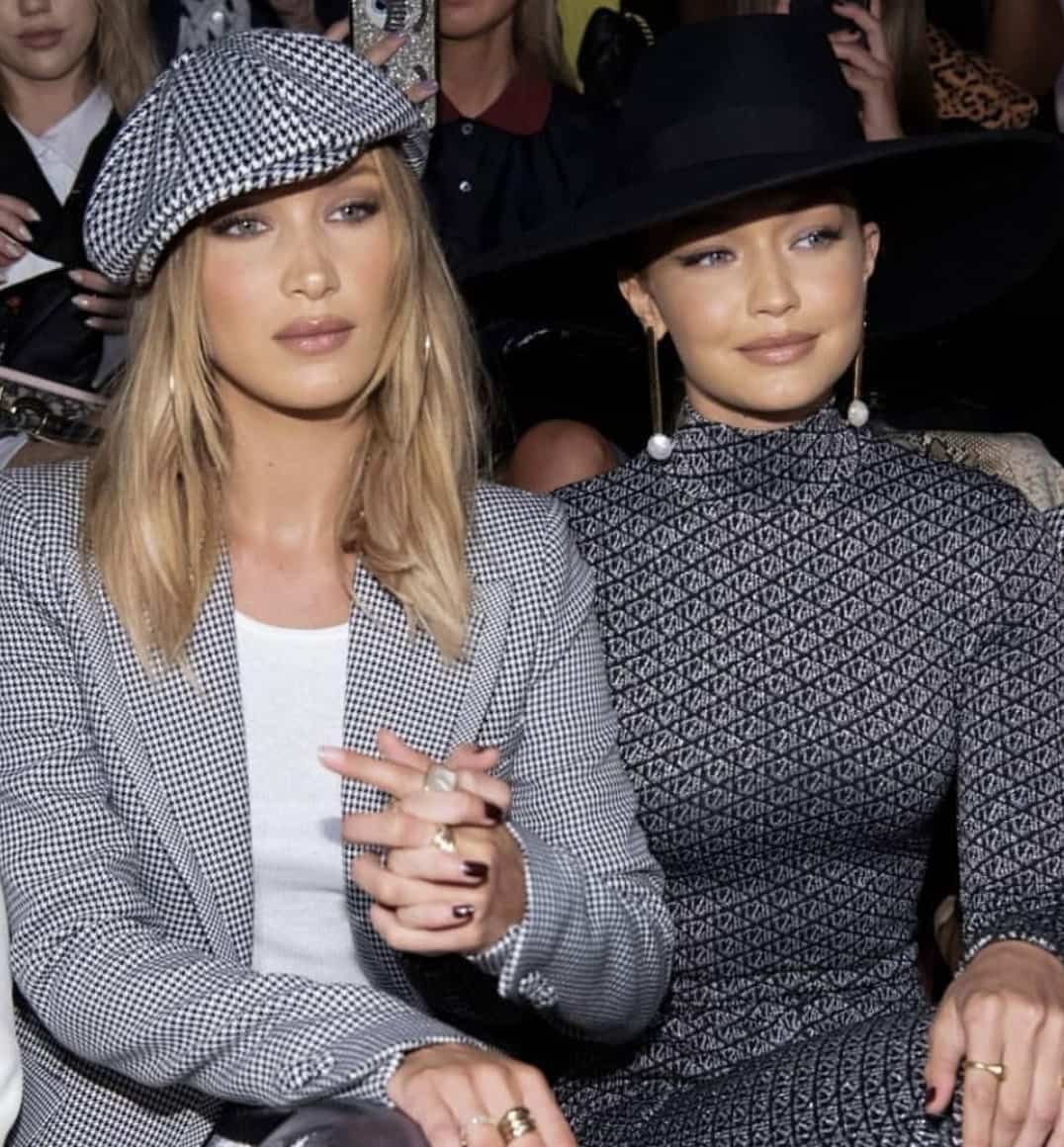 Elles révèlent qu'elles ont une demi-sœur secrète