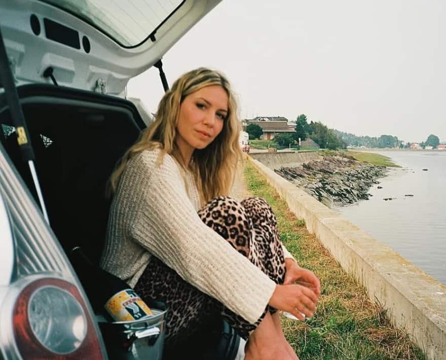 Elle confirme cette couleur tendance de l'été