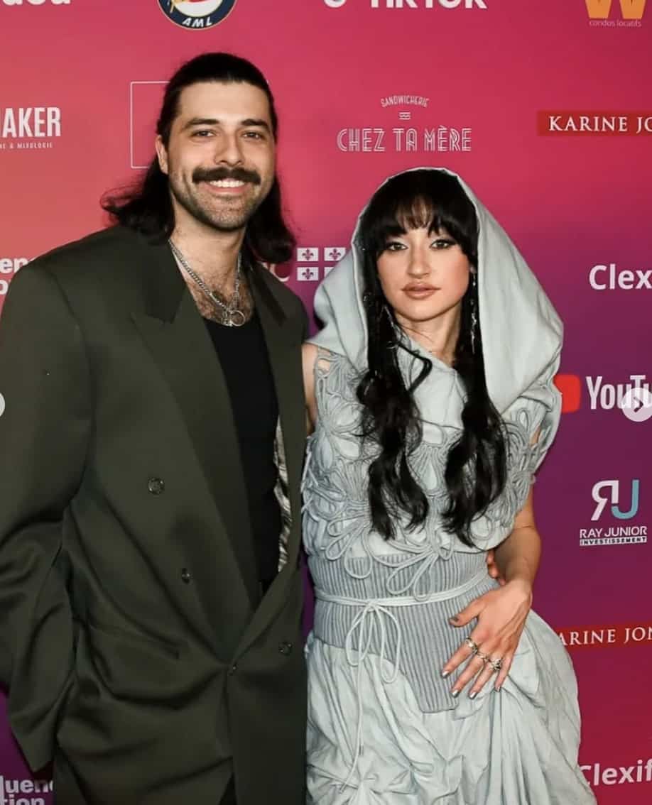 Son copain révèle son nom de famille