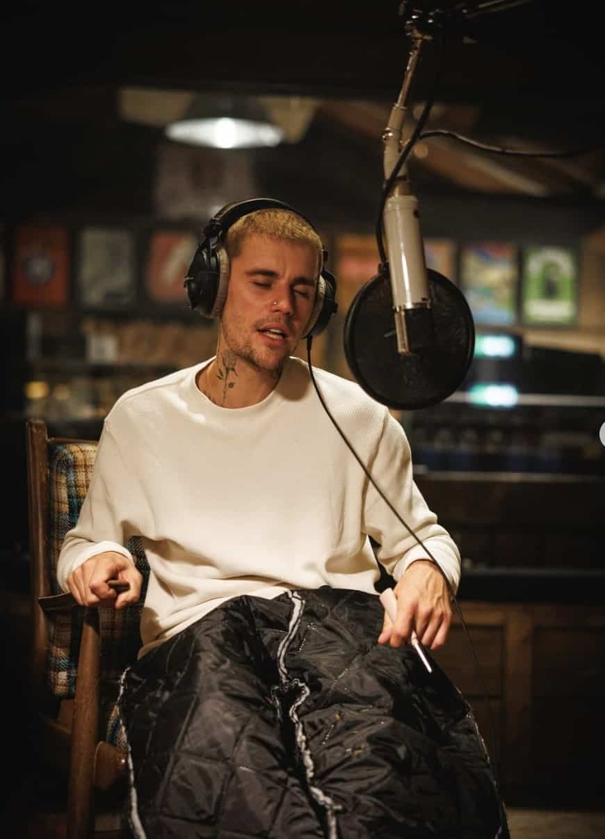 Il rompt une amitié et confronte les paparazzis