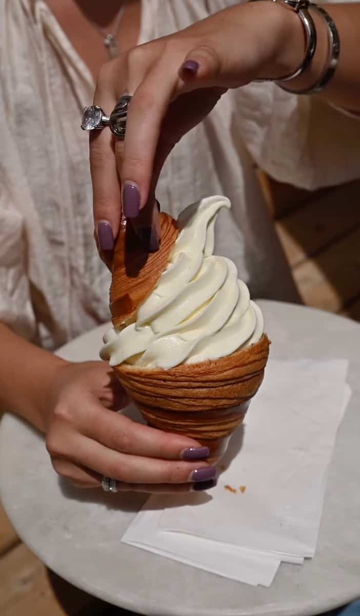 Ce croissant crème glacée nous fait saliver