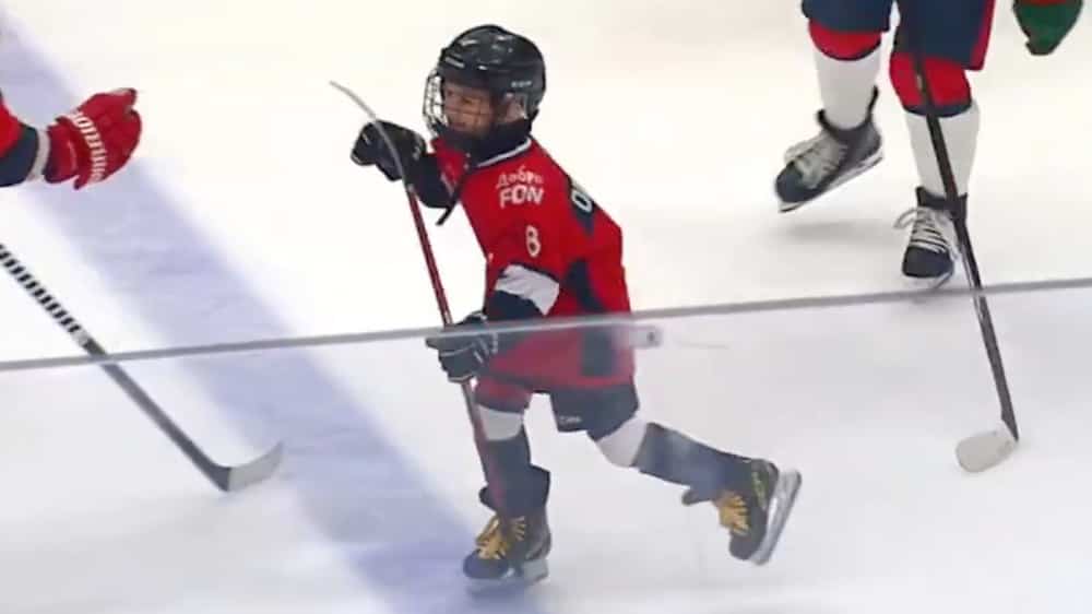 Le jeune Sergei Ovechkin déjoue déjà des gardiens de la LNH