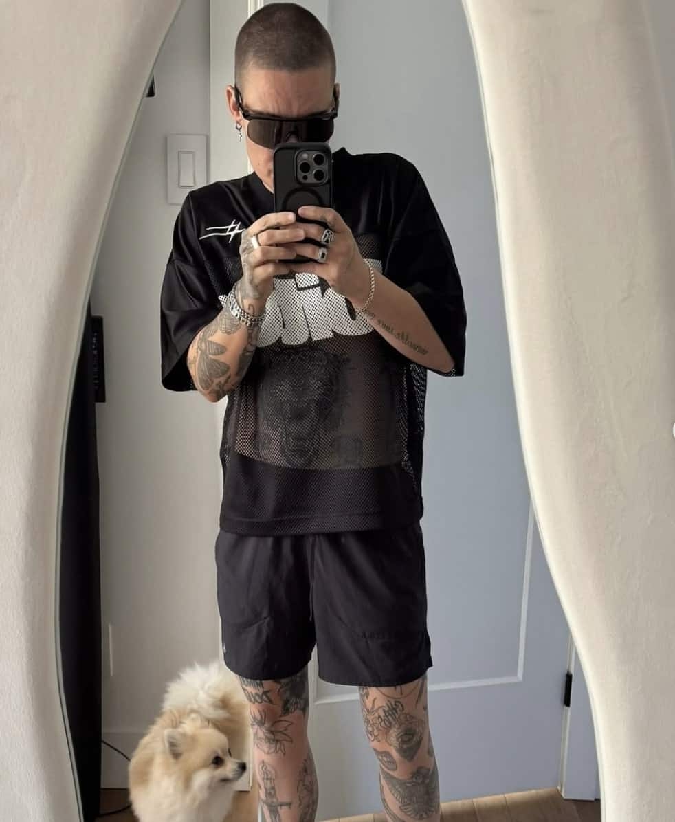 Frayeur alors qu'un de ses compagnons s'enfuit