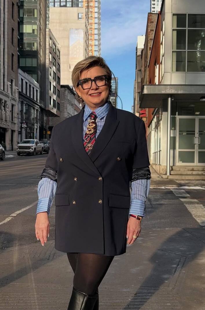 Une mini robe transparente au Dîner en blanc