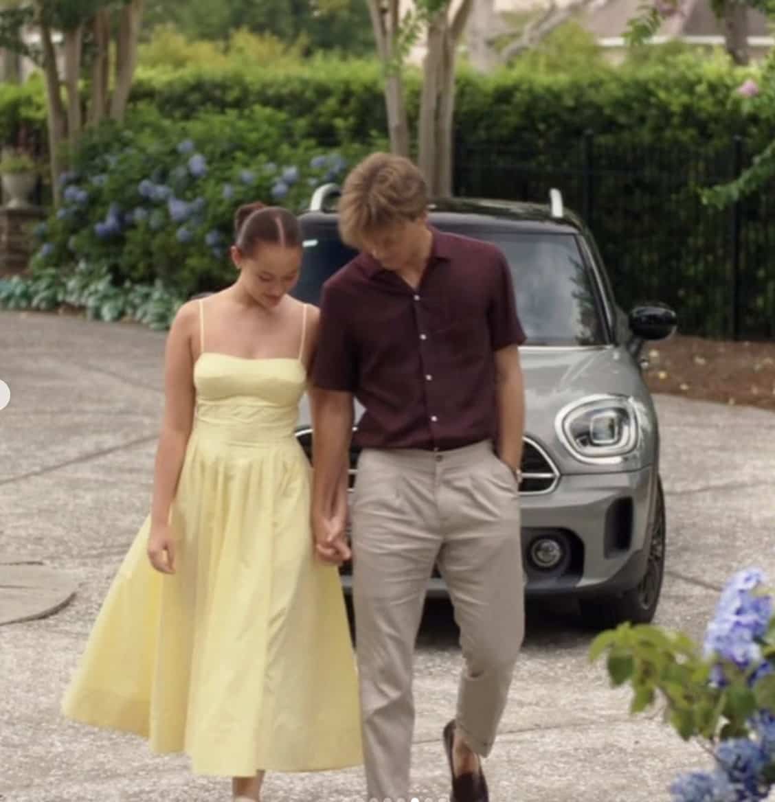 10 robes jaunes comme Belly