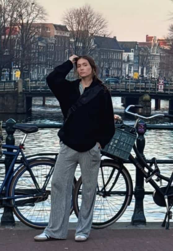 Une chevelure ébène après son accouchement