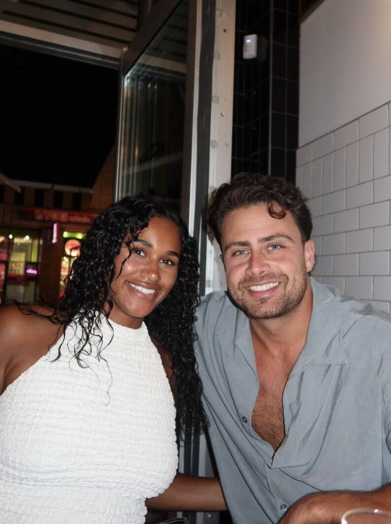 Mia répond à la question mariage et bébés