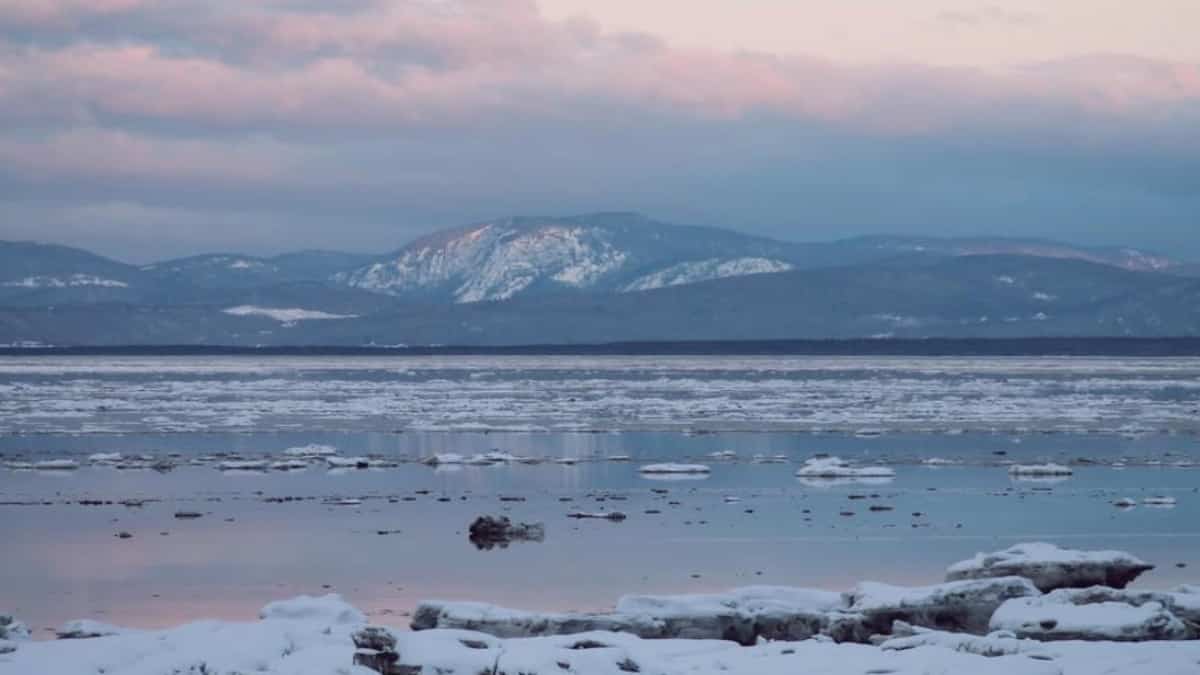 Une femme en paddle board doit être secourue sur le fleuve en plein mois de décembre près de Rivière-du-Loup