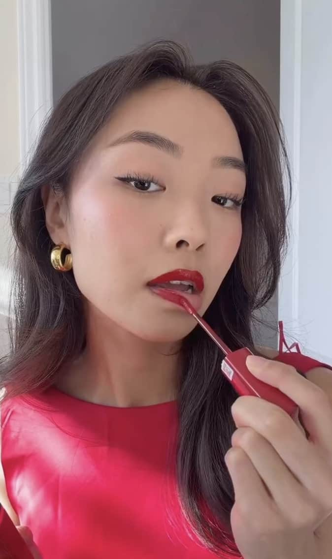 «Matche» ta robe de party à ton rouge à lèvre!