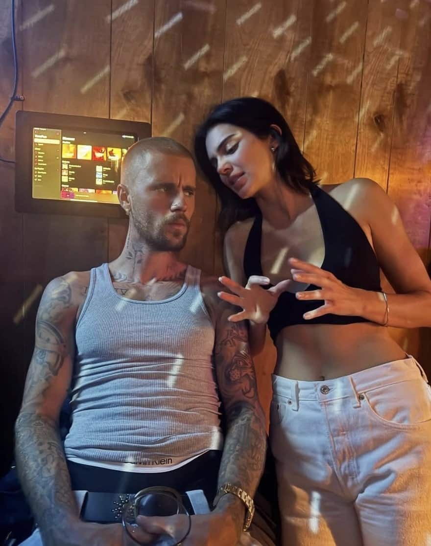 Sortie avec Kendall SANS Hailey