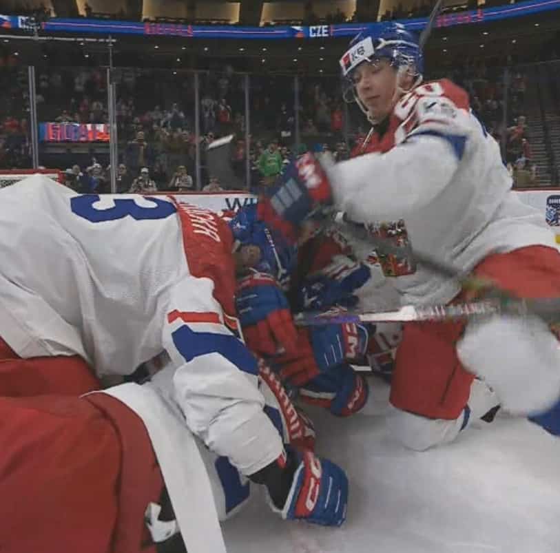 Incapable de dompter sa b&ecirc;te noire : le Canada sorti par la Tch&eacute;quie pour une 3e ann&eacute;e de suite