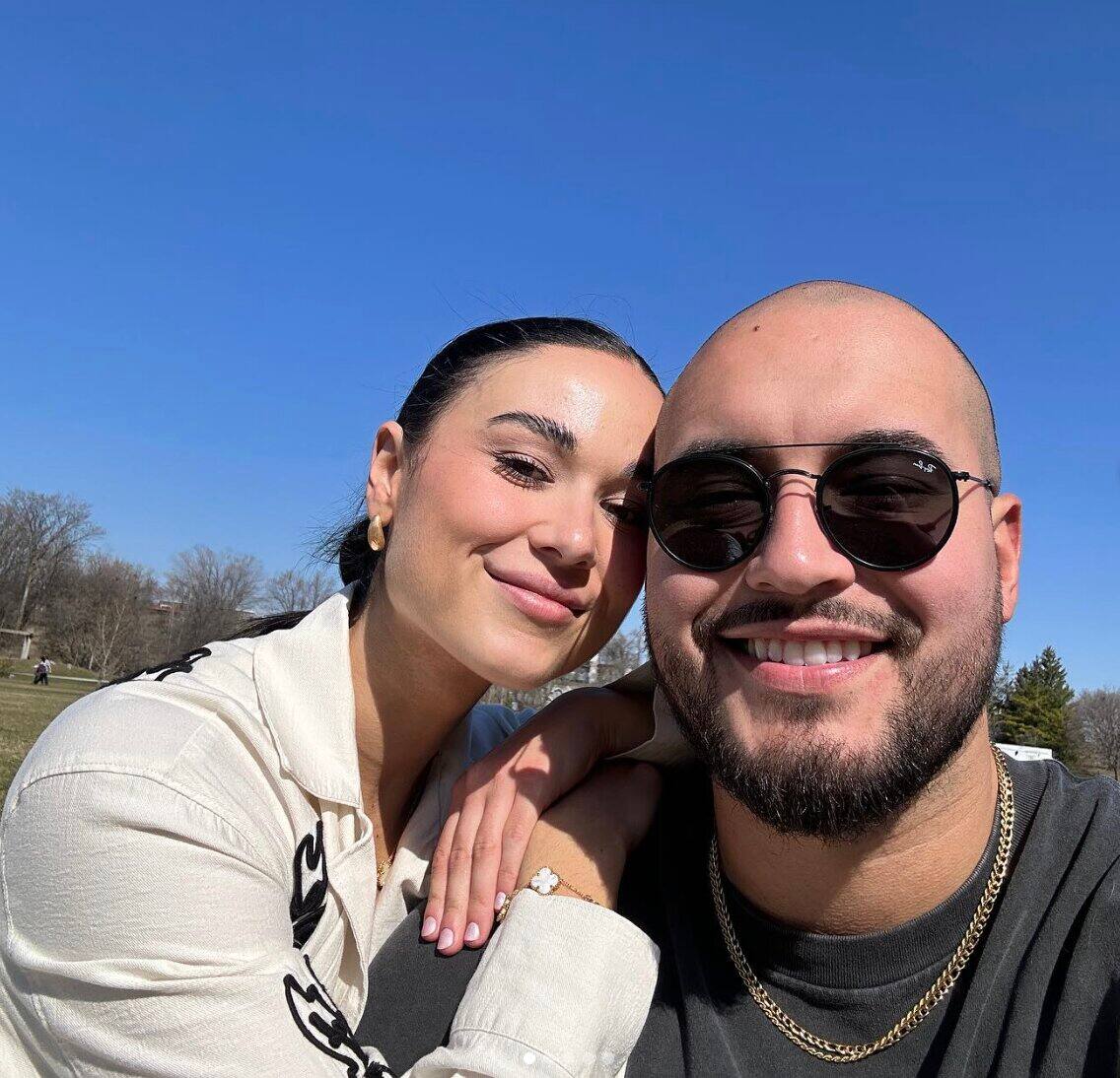 Après sa controverse, une annonce professionnelle