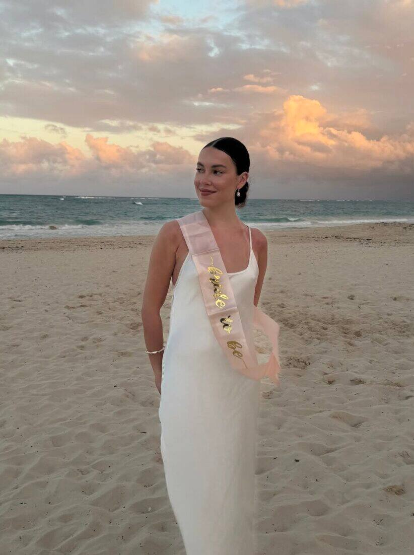 Des photos de bachelorette choquent la toile