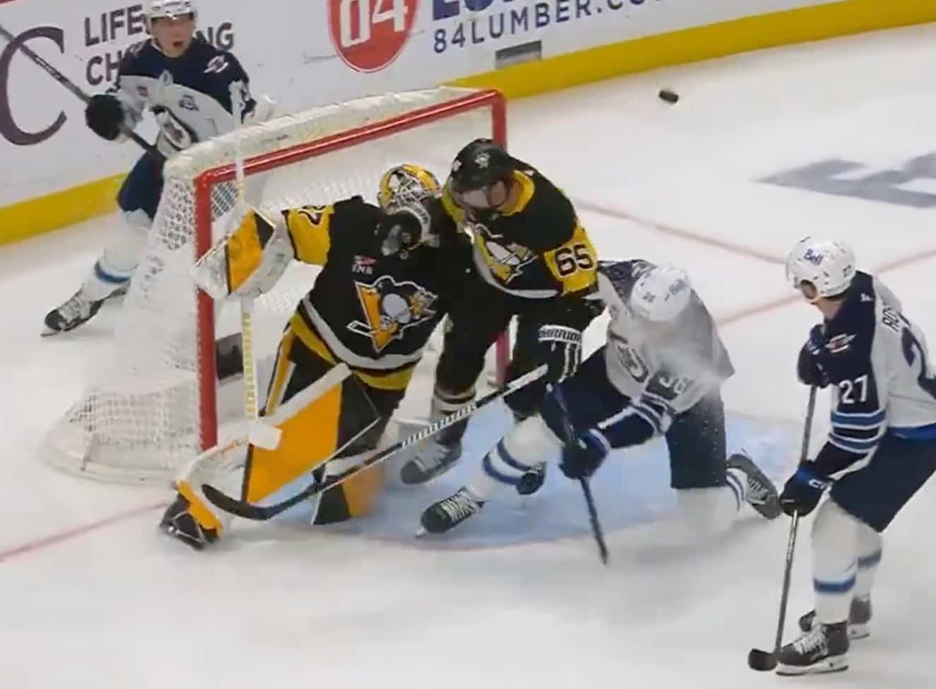 Les Penguins sont tellement fâchés d’un but... qu’ils impriment le règlement